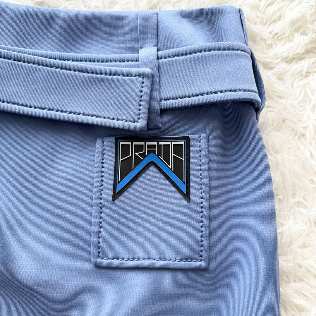 【プラダ】ミニスカート　フリル　青　サイズ40 ロゴ装飾　ベルト