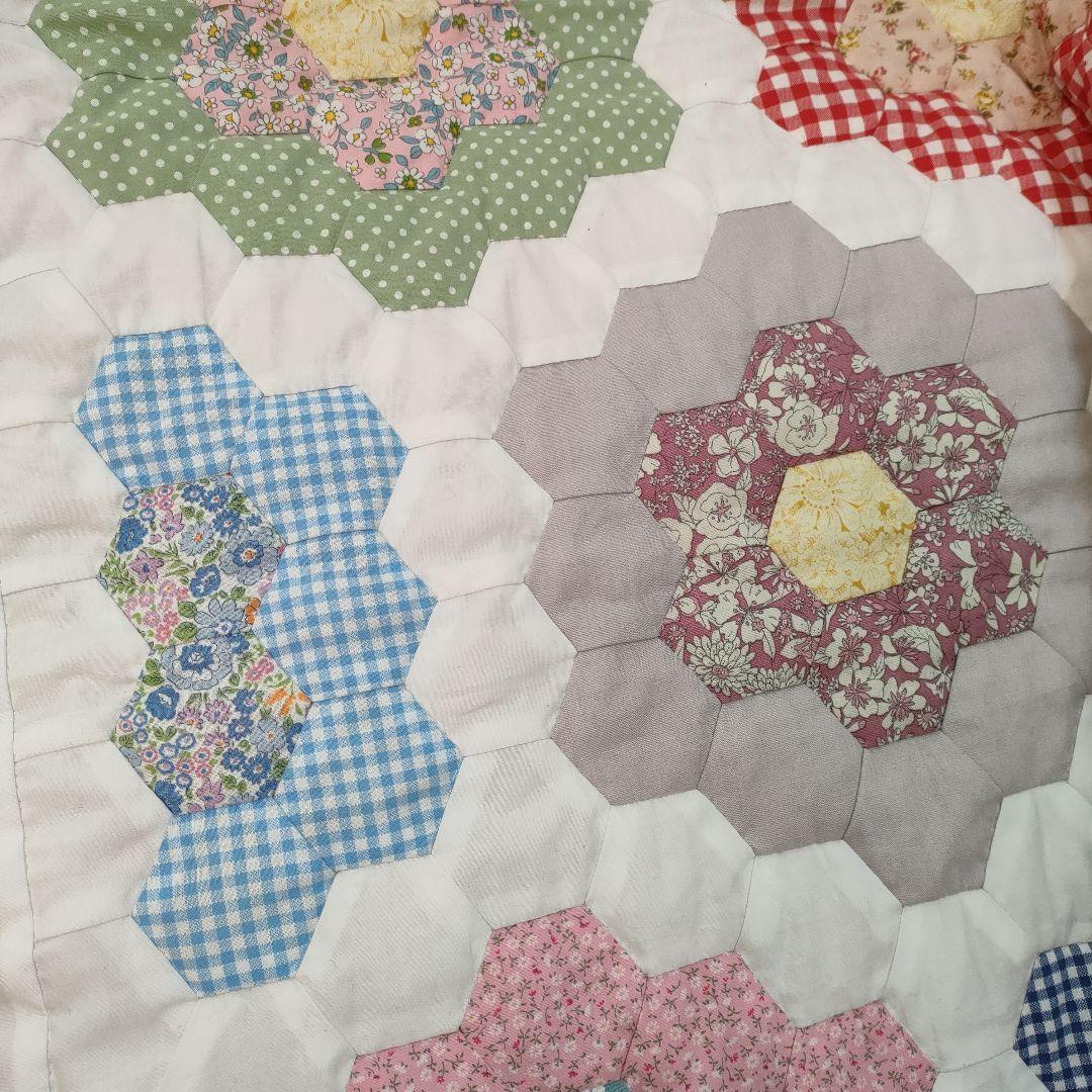 ハンドメイド　パッチワーク　キルト　ベッドカバー　花柄　おばあちゃんの花園