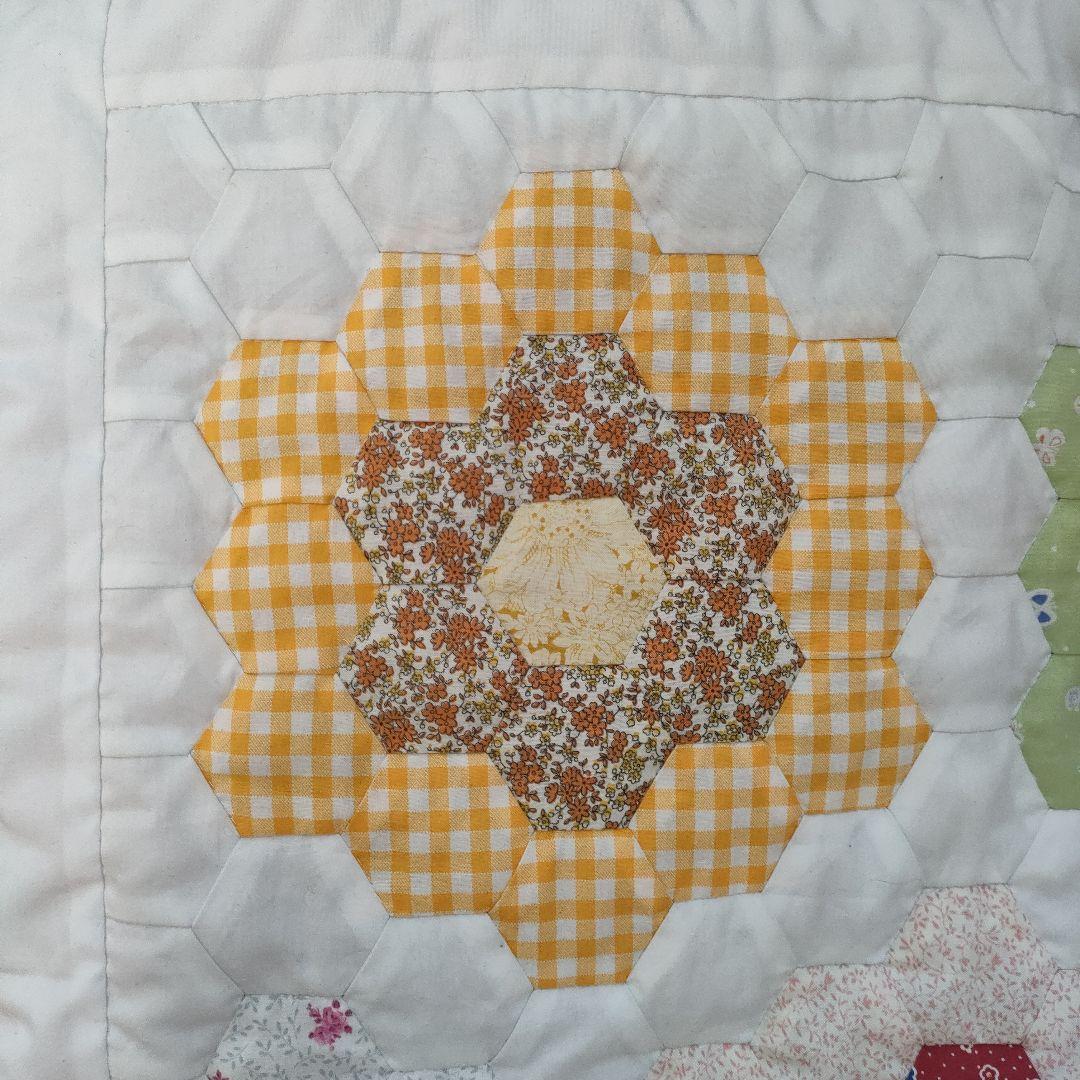ハンドメイド　パッチワーク　キルト　ベッドカバー　花柄　おばあちゃんの花園