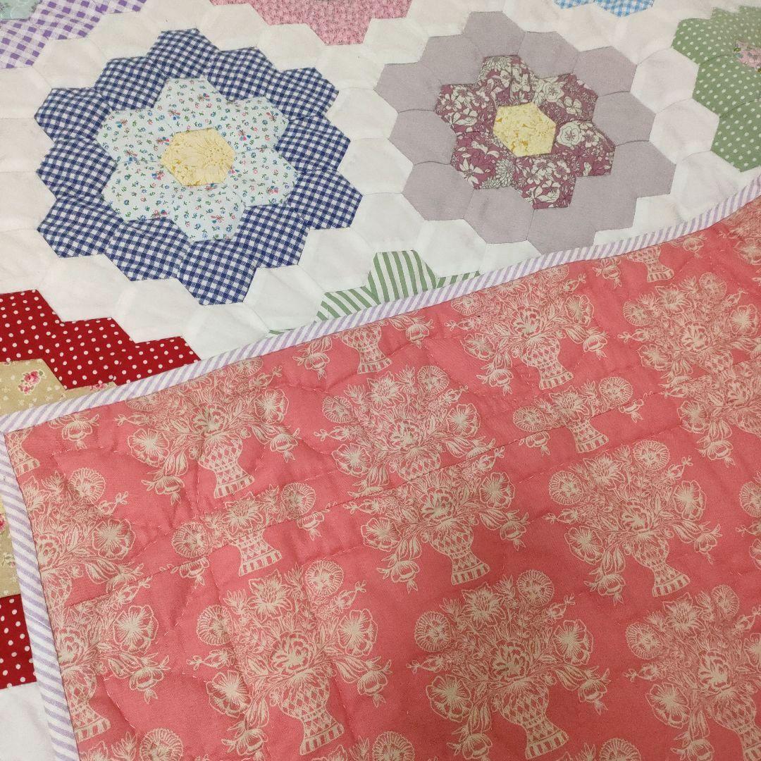 ハンドメイド　パッチワーク　キルト　ベッドカバー　花柄　おばあちゃんの花園
