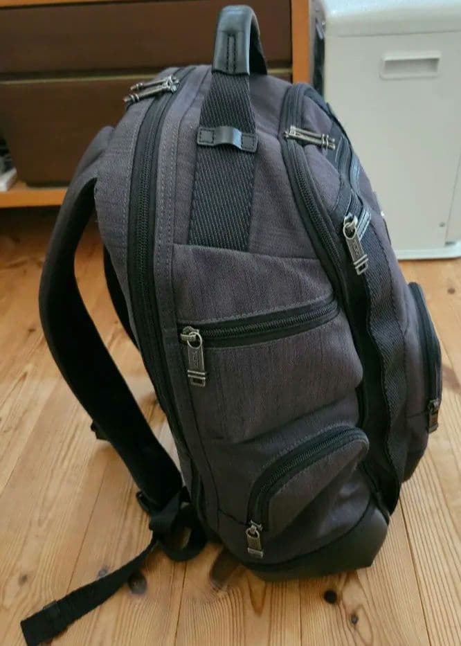 TUMI（トゥミ）ビジネス リュック グレー