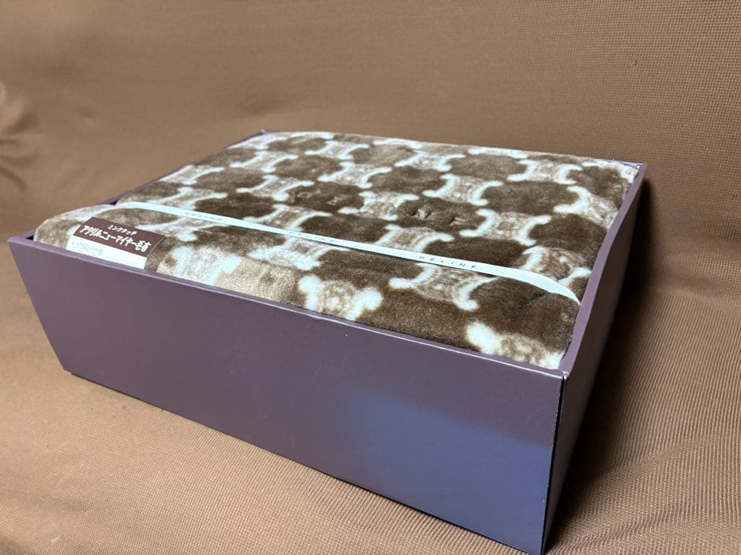 未使用　CELINE ミンクタッチ