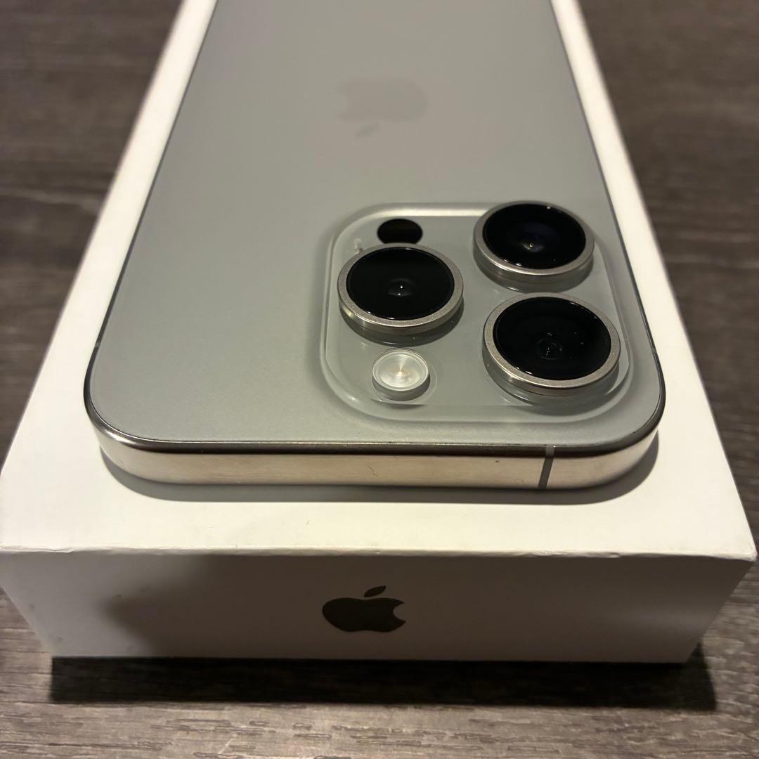 iPhone15 pro 本体　128GB ナチュラルチタニウム
