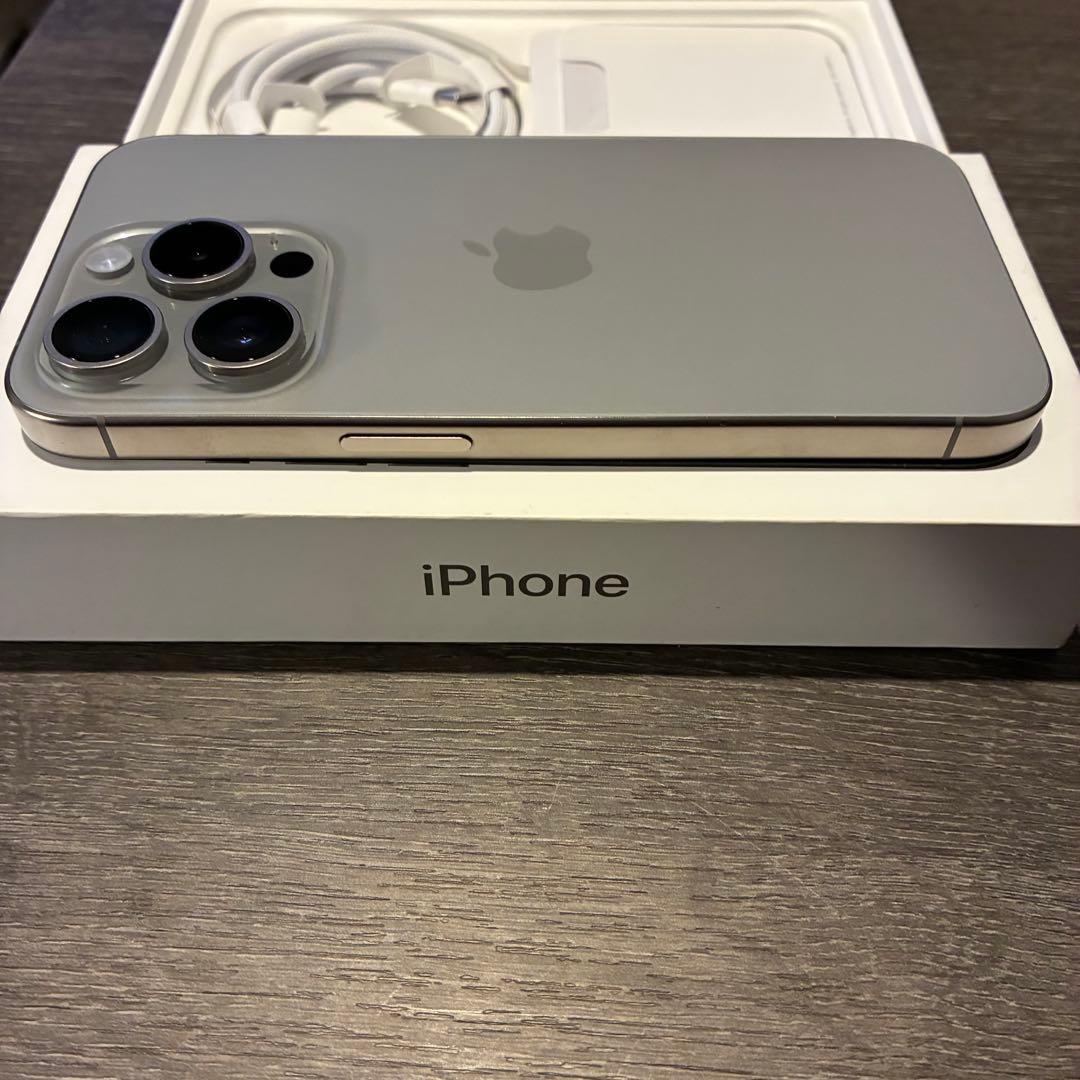 iPhone15 pro 本体　128GB ナチュラルチタニウム