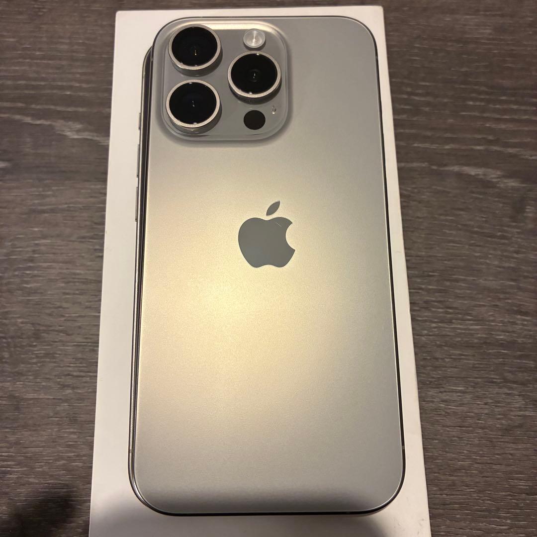 iPhone15 pro 本体　128GB ナチュラルチタニウム