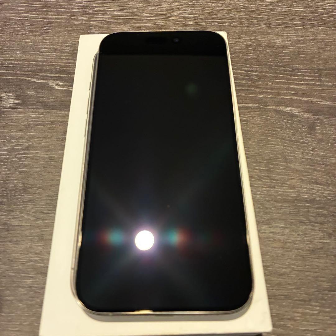 iPhone15 pro 本体　128GB ナチュラルチタニウム