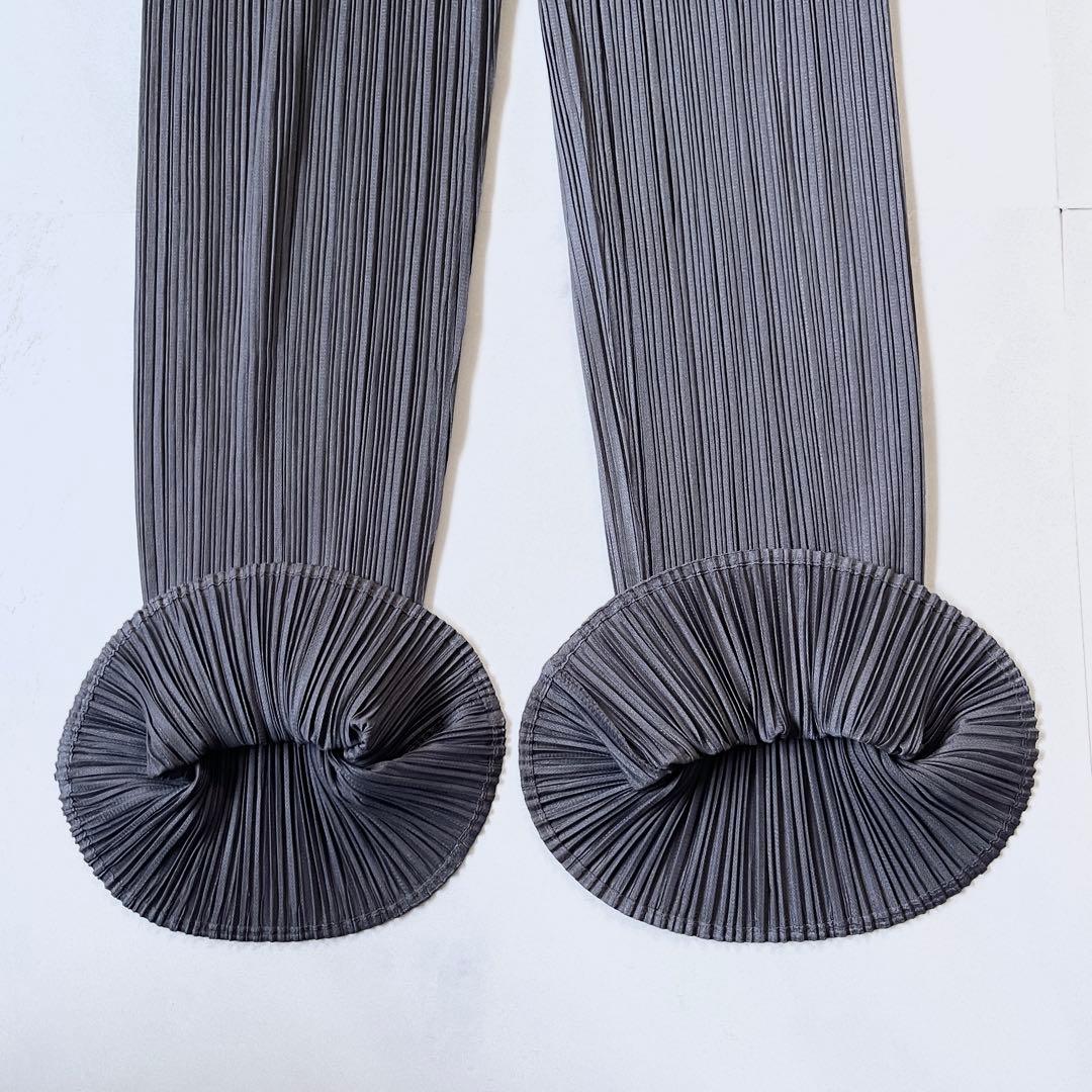 プリーツプリーズ イッセイミヤケ プリーツパンツ サイズ2 チャコールグレー
