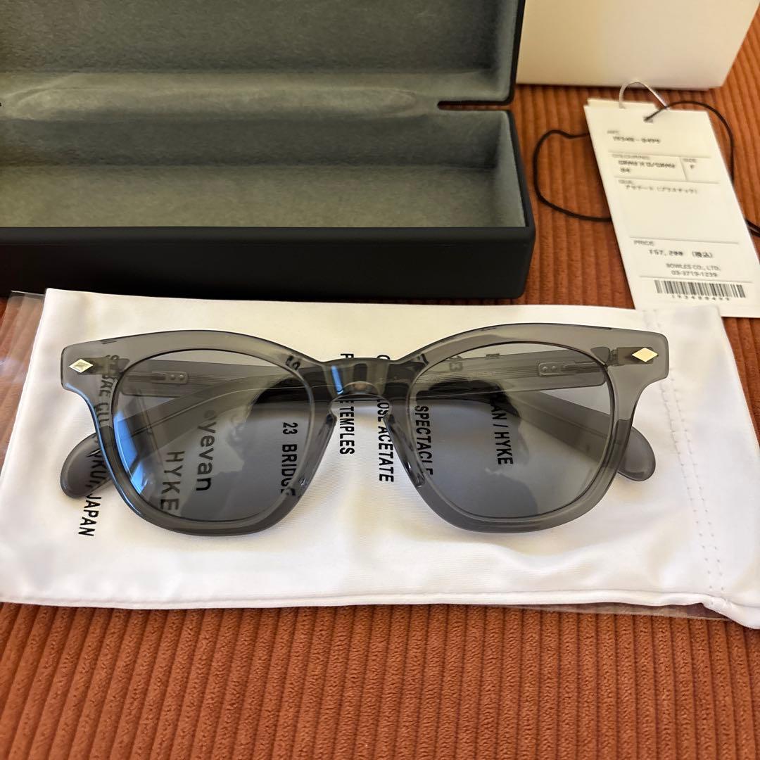 hyke × E5 eyevan グレー　グレーレンズ