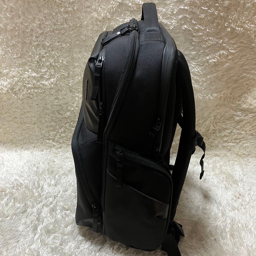 【極美品】INCASE A.R.C. Commuter Pack / 23L