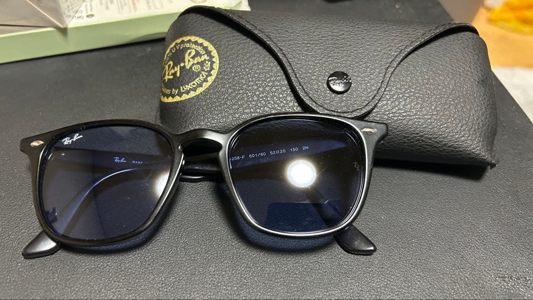 【美品】　レイバン　サングラス　RB4258f