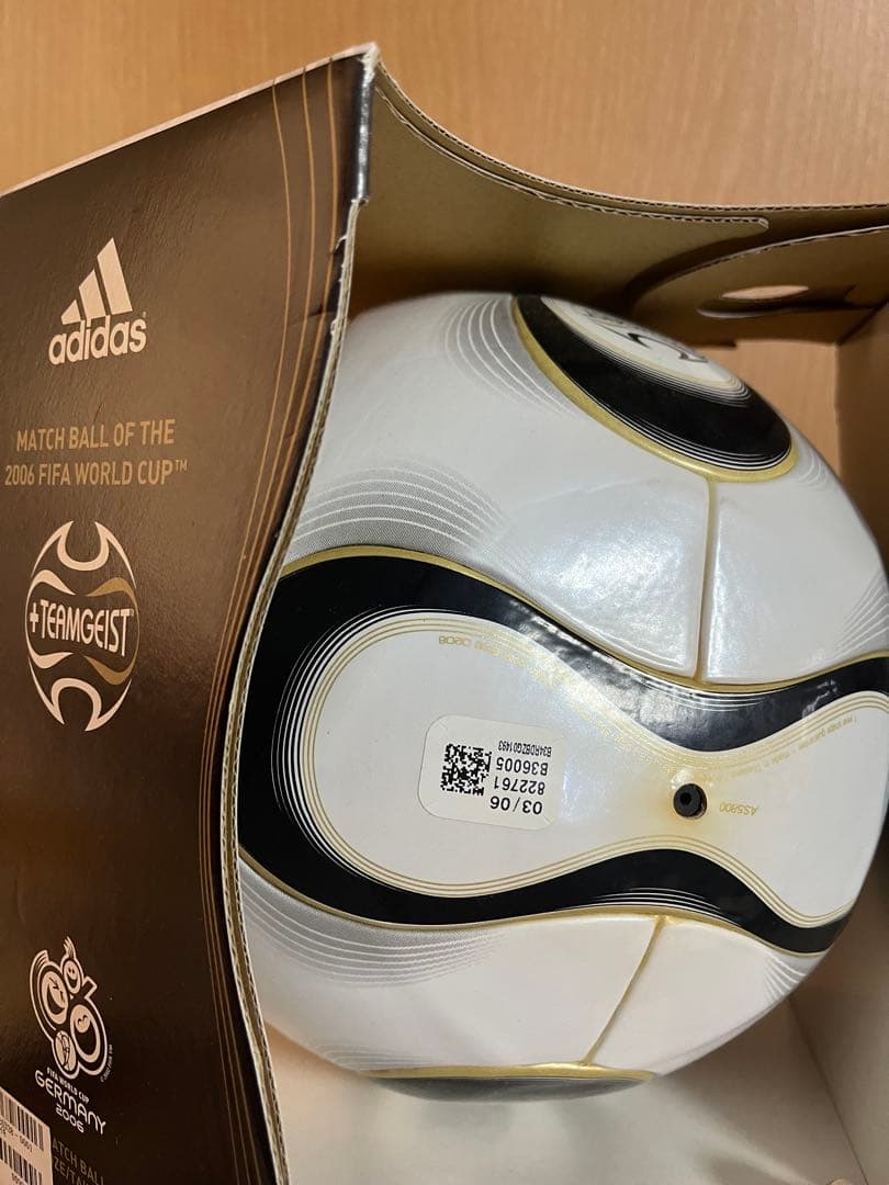 adidas TEAMGEIST 2006年 ドイツワールドカップ公式球
