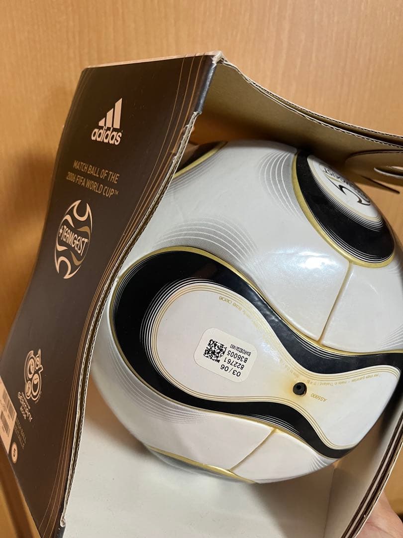 adidas TEAMGEIST 2006年 ドイツワールドカップ公式球