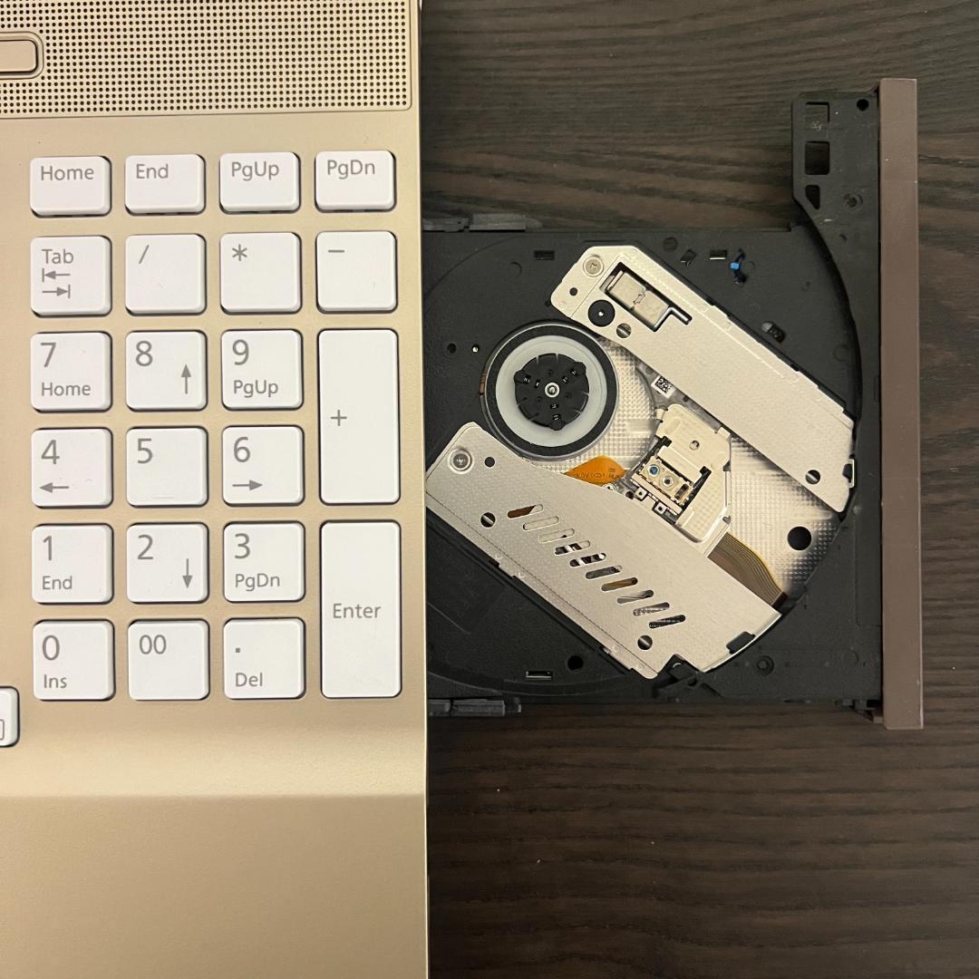 コスパ◎✨富士通 LIFEBOOK☆SSD256GB☆メモリ8GB☆Corei3