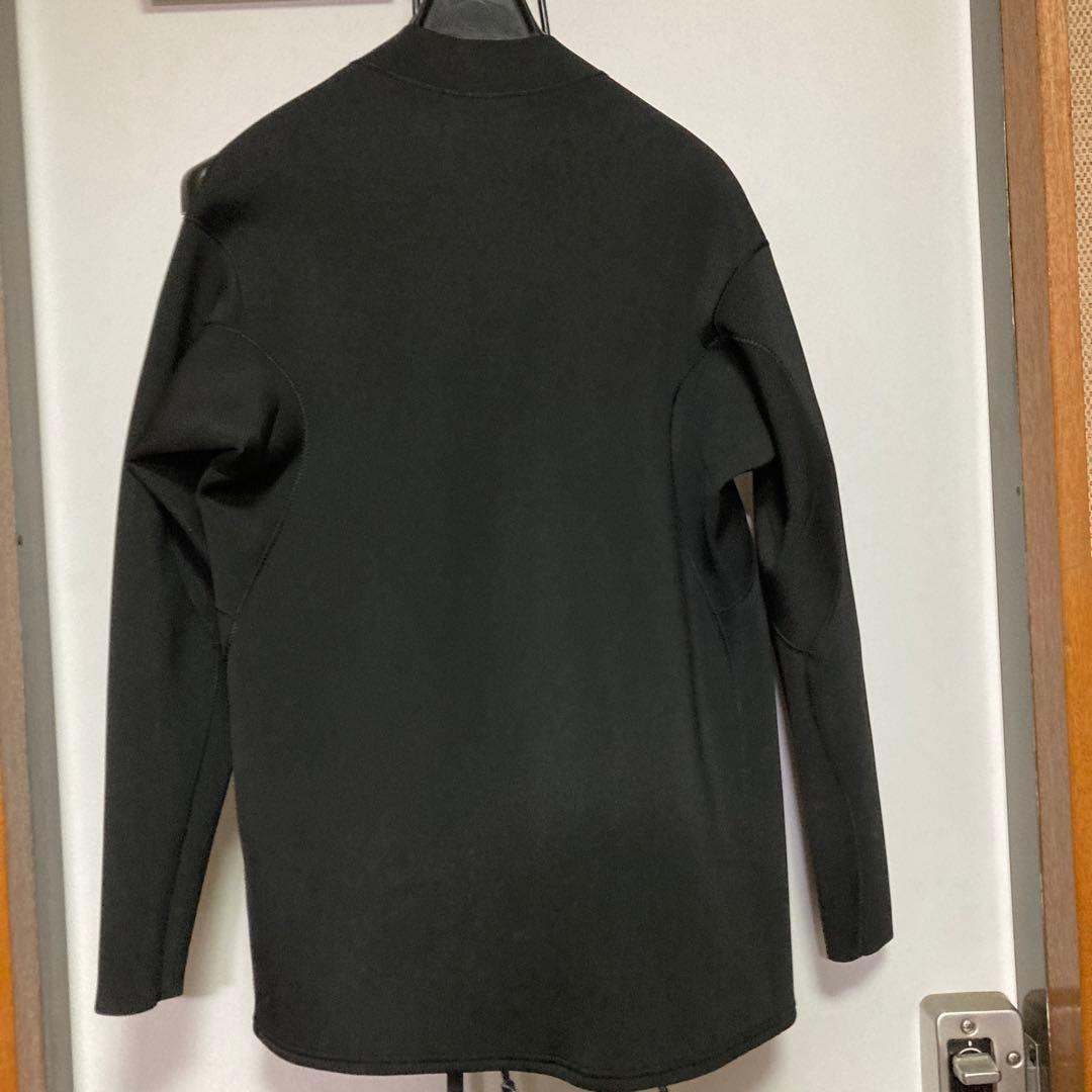 ブラック ジップアップ タッパー Mサイズ