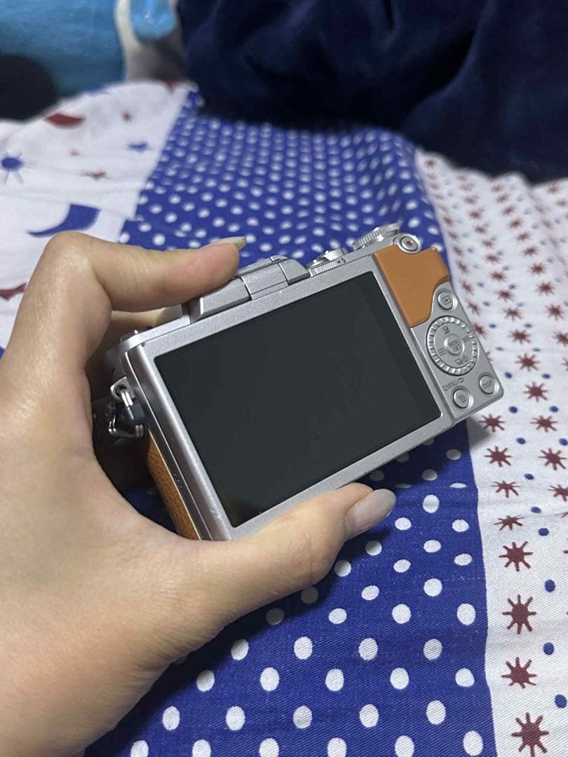 Panasonic LUMIX DMC-GF7 ミラーレ ス一眼