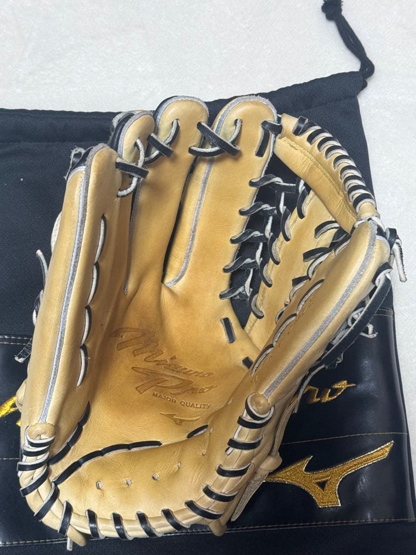 ミズノプロ　限定型押しレザー　軟式左外野用