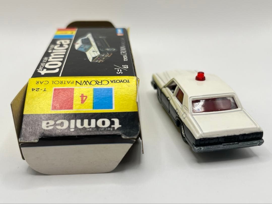 トミカ 日本製 黒箱 4 トヨタ クラウン パトロールカー