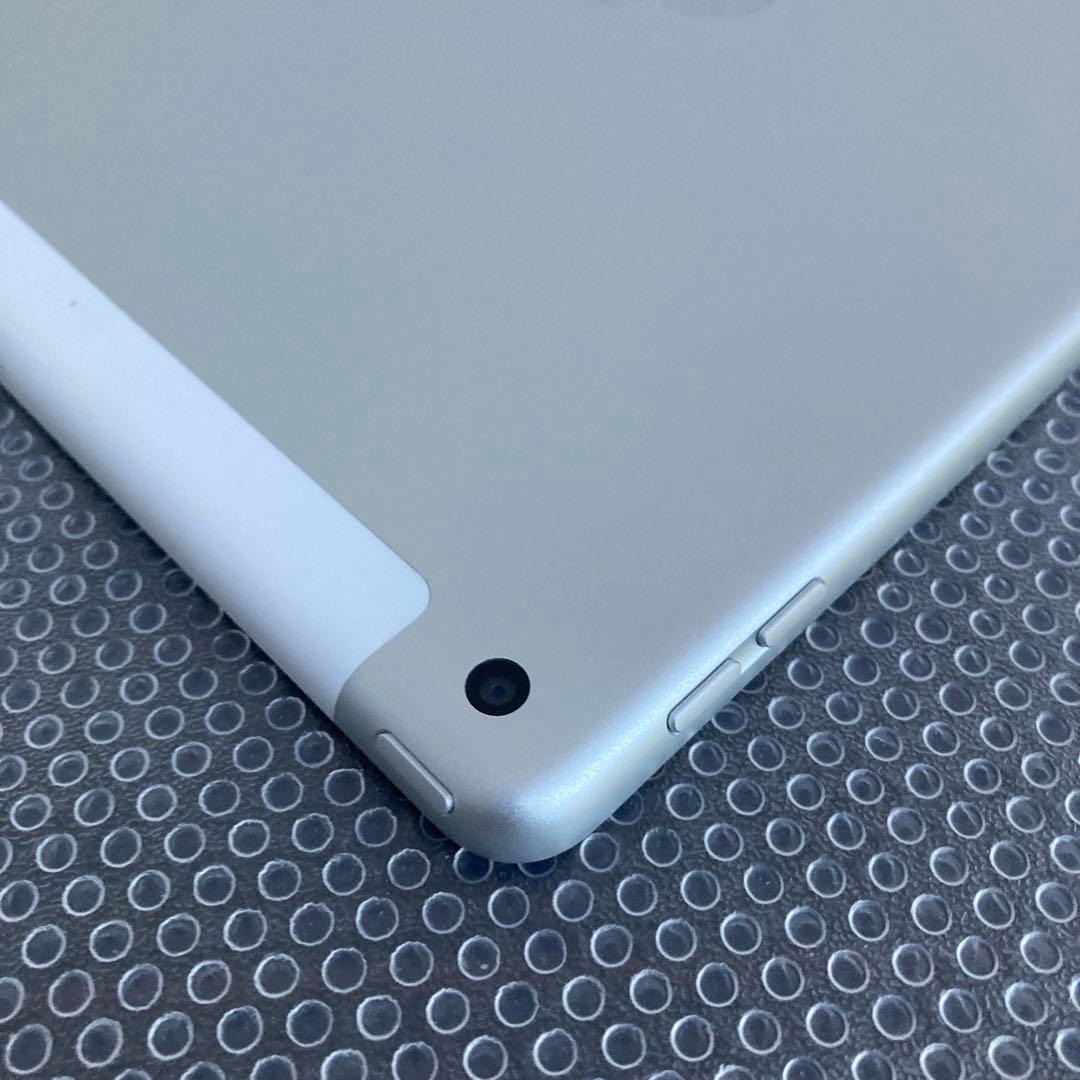 3780【早い者勝ち】電池良好☆iPad8 第8世代 32GB SIMフリー☆