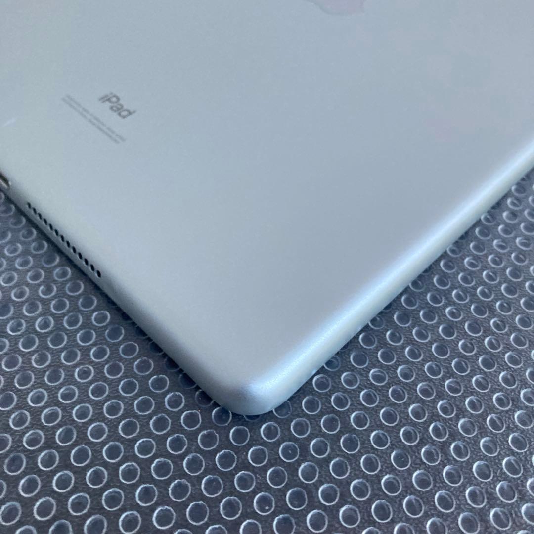 3780【早い者勝ち】電池良好☆iPad8 第8世代 32GB SIMフリー☆