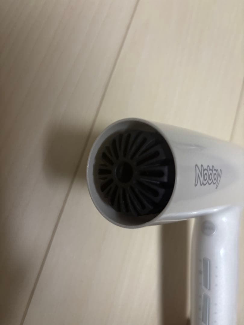 新色ホワイト　Nobby ノビー　マイナスイオンヘアドライヤー NB950