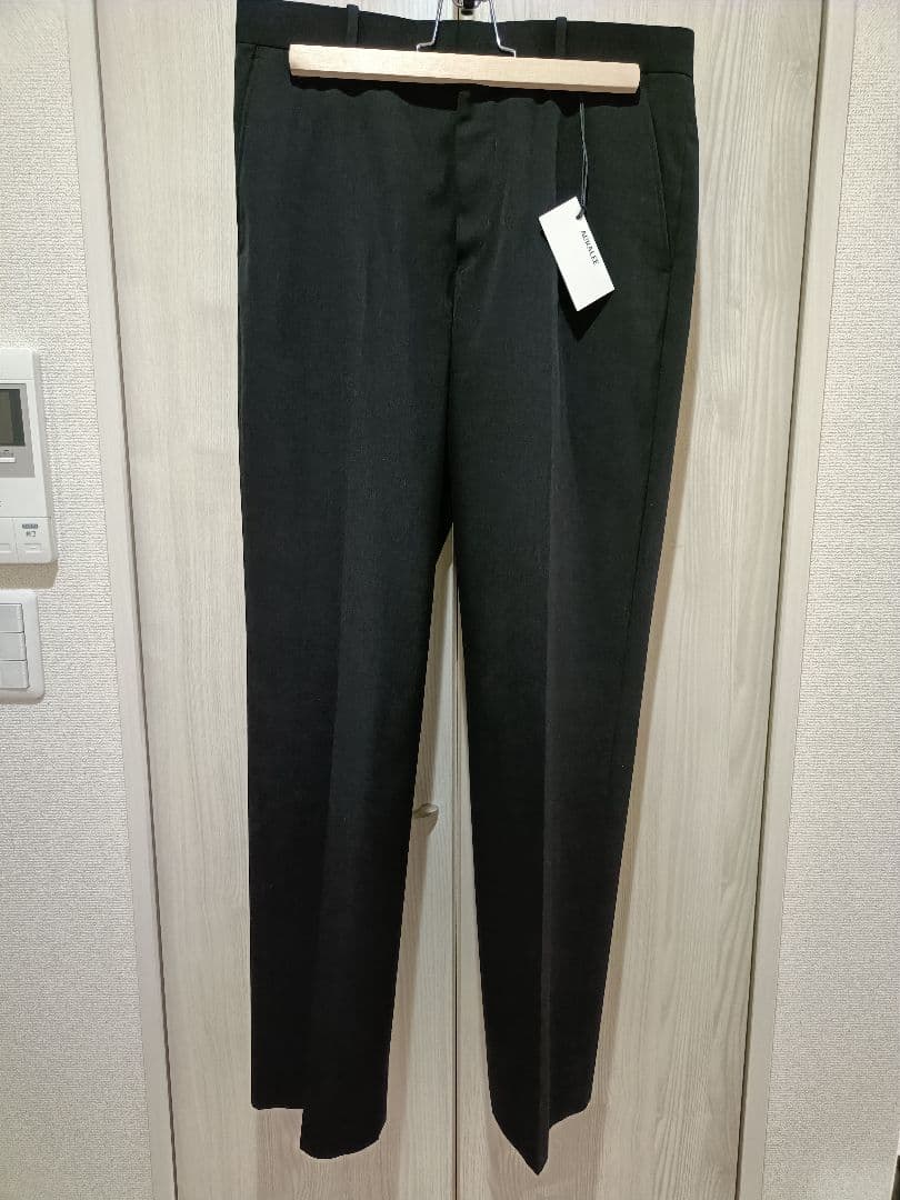 パンツ AURALEE LIGHT WOOL MAXGABARDINE SLACS