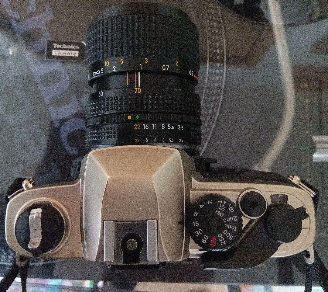 Nikon FM10 一眼レフカメラ　美品　カラーネガフィルム1本おまけ付き