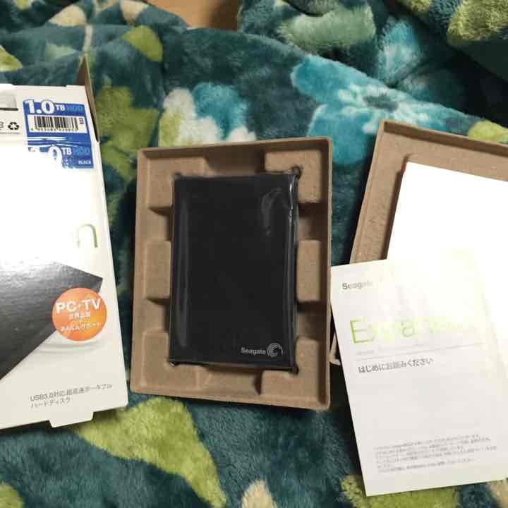 ハードディスクドライブ