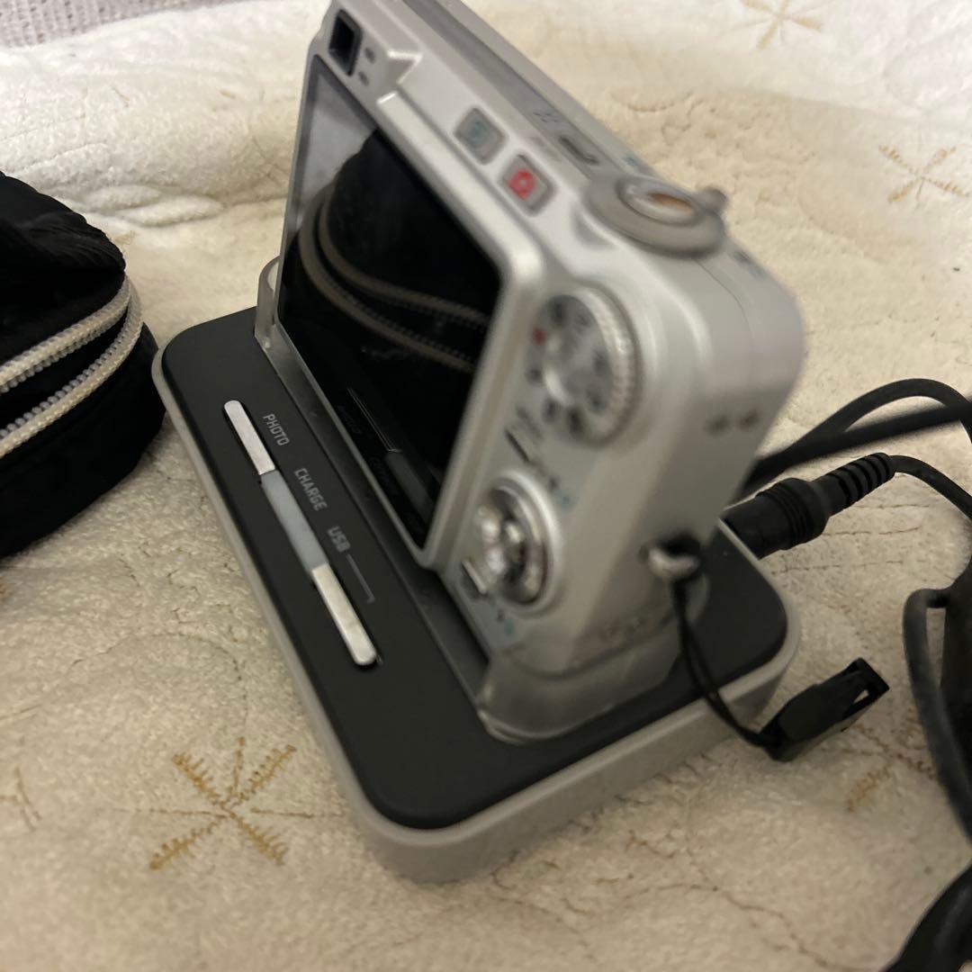 CASIO デジカメ　カメラ