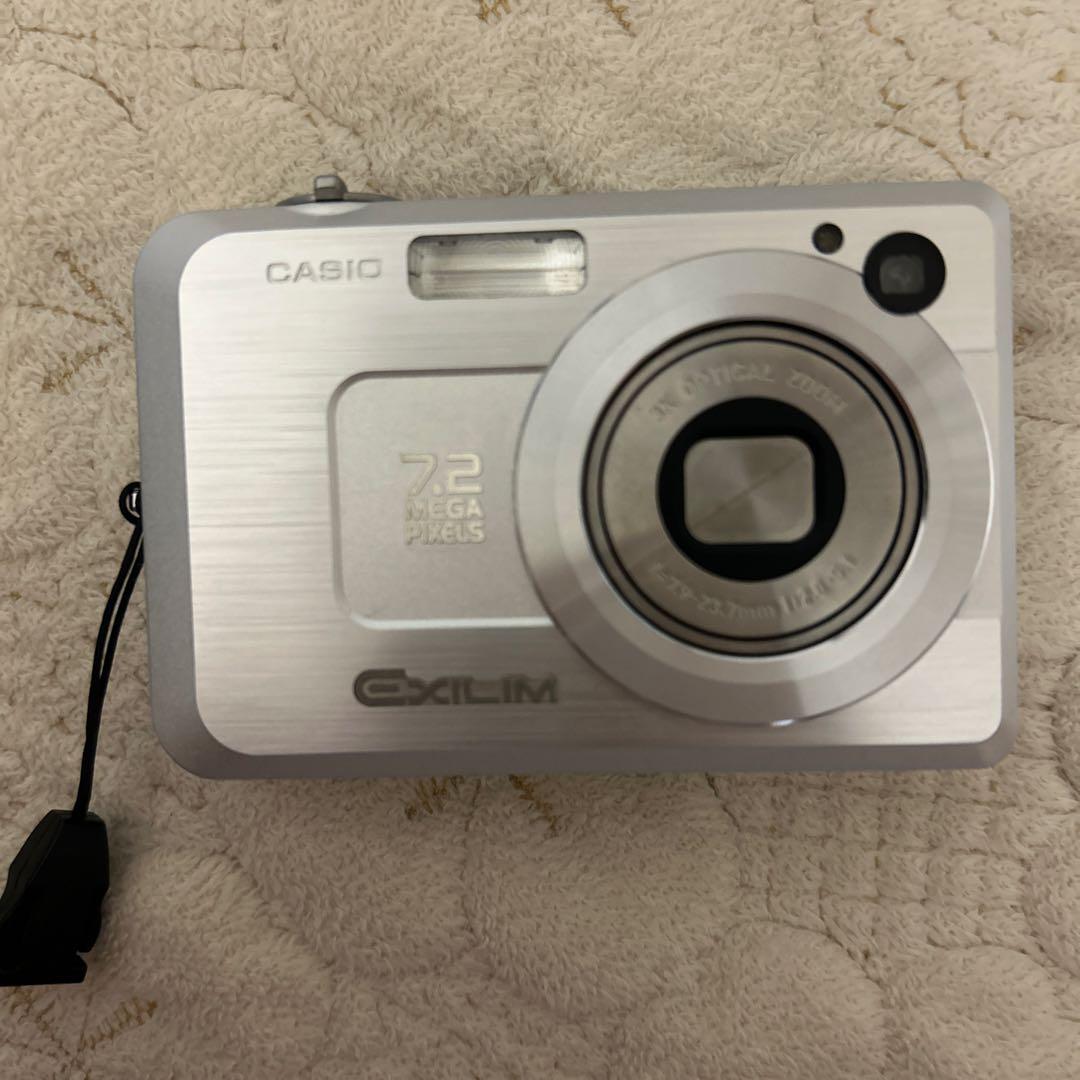 CASIO デジカメ　カメラ