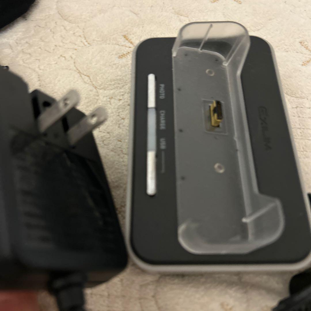 CASIO デジカメ　カメラ