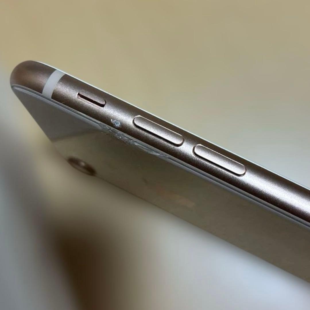 iPhone 8 ゴールド　本体＋箱のみ　背面ひび割れ
