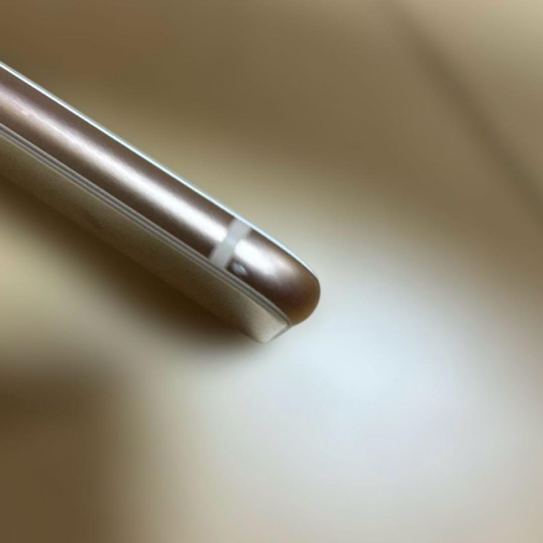 iPhone 8 ゴールド　本体＋箱のみ　背面ひび割れ