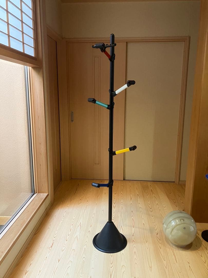 ポールハンガー　ポストモダン　ミッドセンチュリー　デザイン　北欧