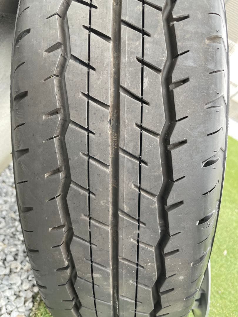 ハイエース200系純正ホイール、タイヤ4本セット