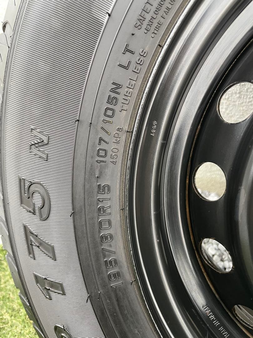 ハイエース200系純正ホイール、タイヤ4本セット