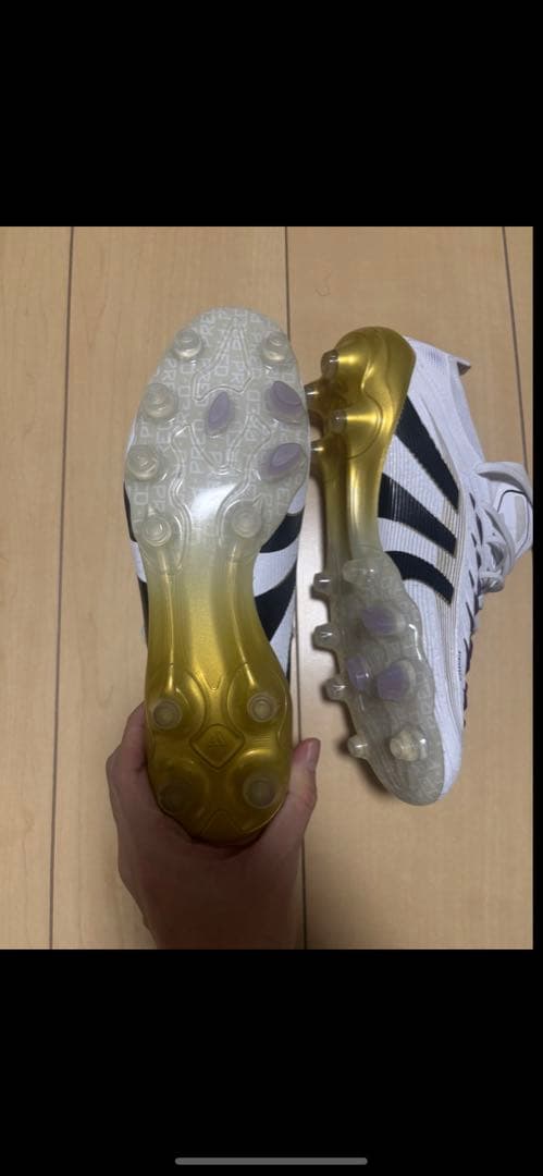 adidas サッカーシューズ ホワイト/ブラック/ゴールド