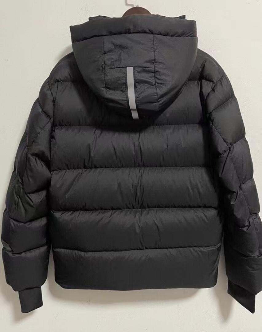 極美品 ブラックダウンジャケット フード付き~~~