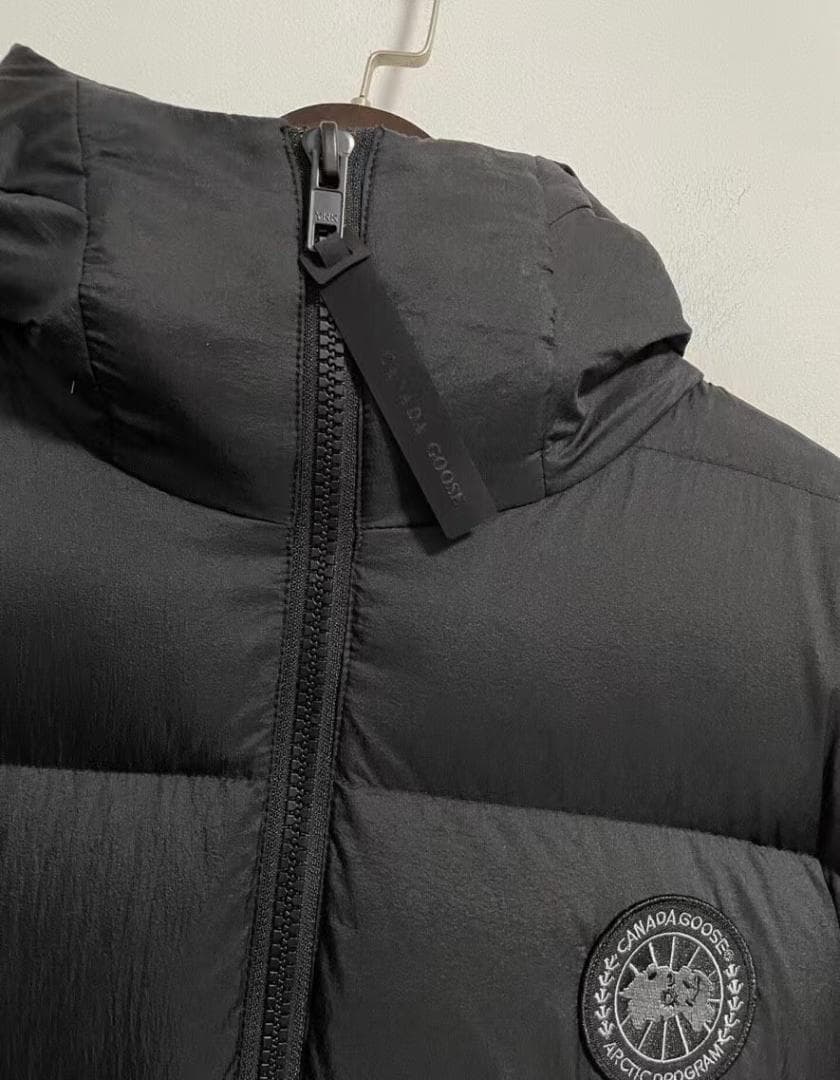 極美品 ブラックダウンジャケット フード付き~~~