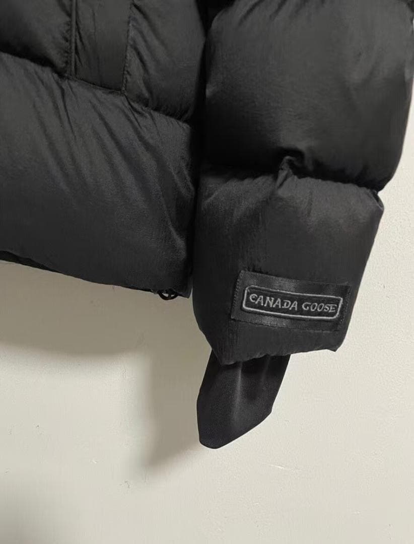 極美品 ブラックダウンジャケット フード付き~~~