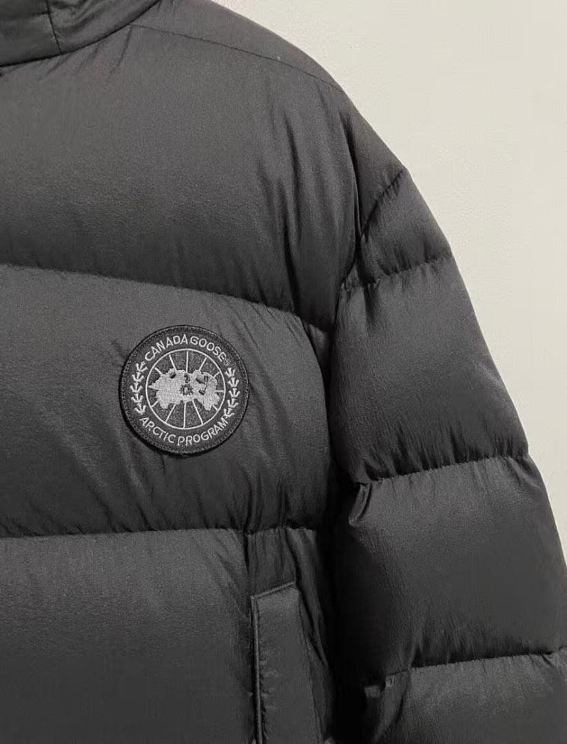 極美品 ブラックダウンジャケット フード付き~~~