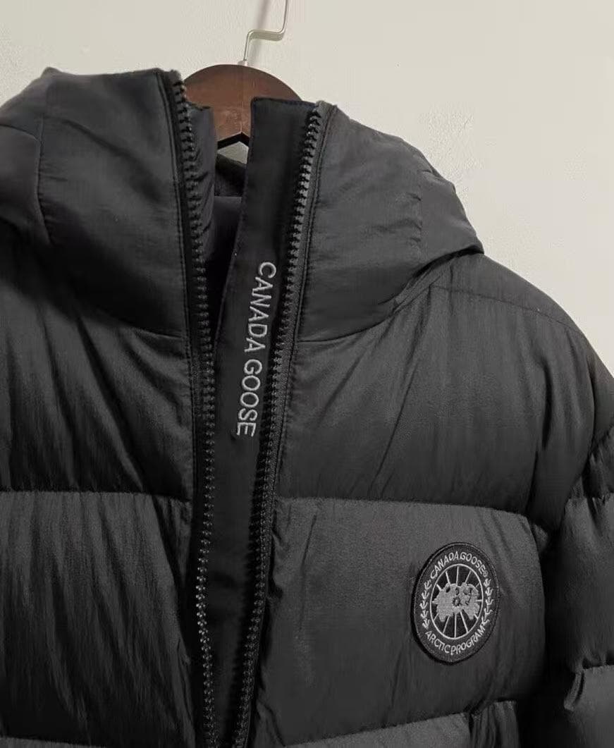 極美品 ブラックダウンジャケット フード付き~~~