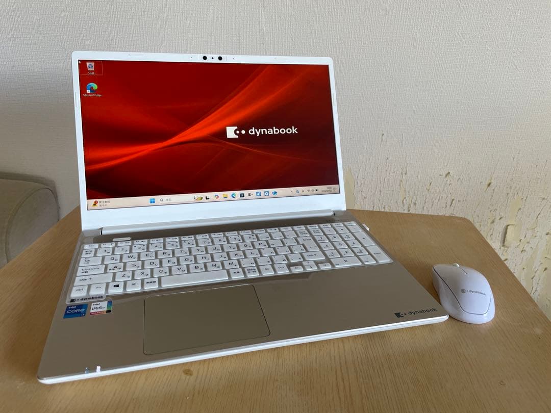 【極美品】ノートパソコン dynabook T8 Core i7/32GB