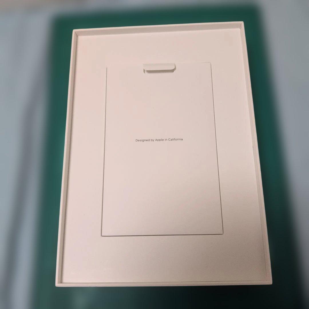 iPad 第８世代 本体 32GB スペースグレー