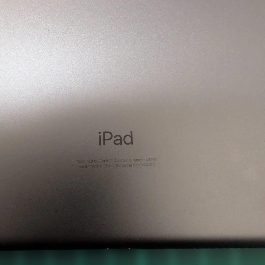 iPad 第８世代 本体 32GB スペースグレー