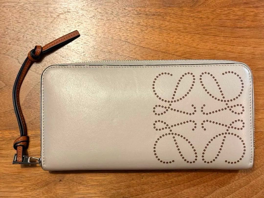 LOEWE ロエベ　長財布　ラウンドファスナー　ウォレット　美品　グレージュ