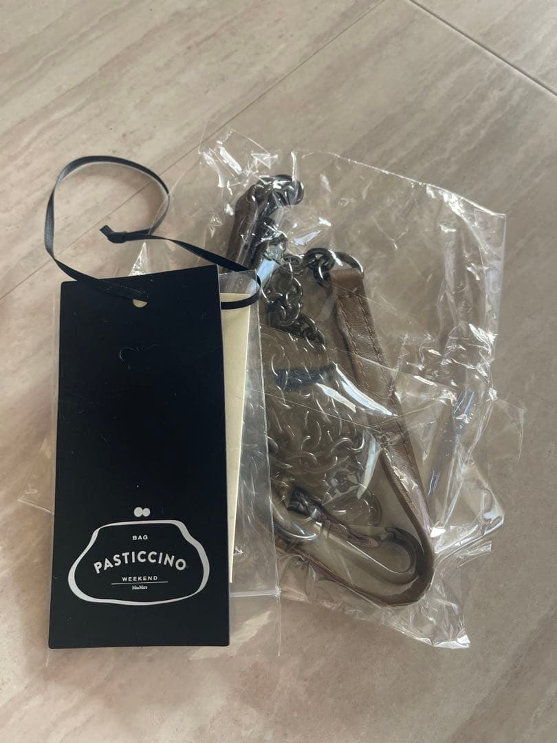 マックスマーラ　パスティチーノ