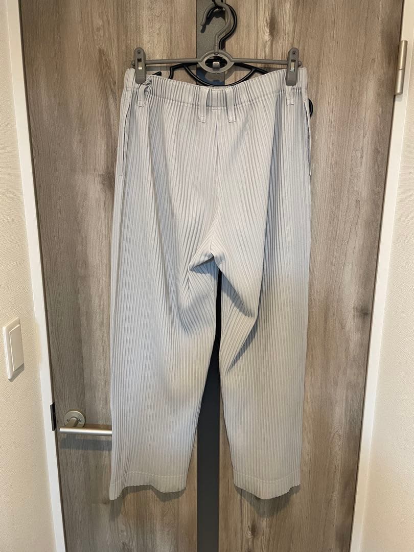 プリーツパンツ　ライトグレー　ベルトループ　サイズ3 オムプリッセイッセイミヤケ