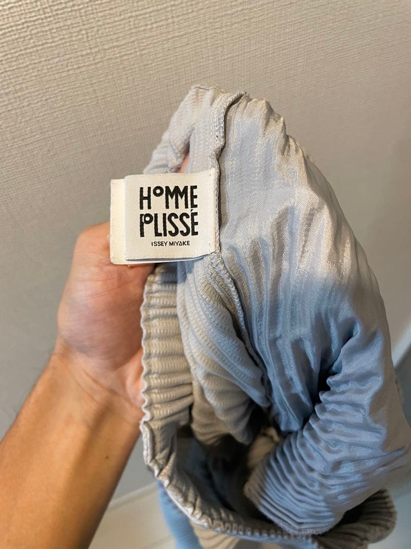 プリーツパンツ　ライトグレー　ベルトループ　サイズ3 オムプリッセイッセイミヤケ