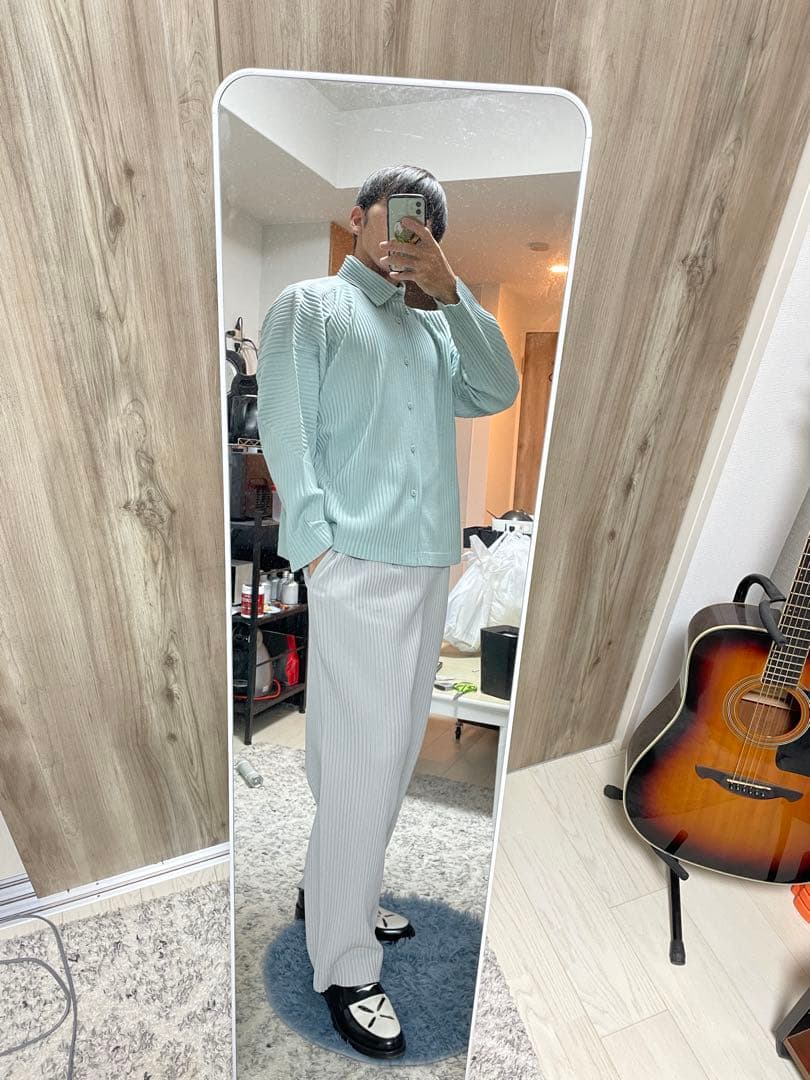 プリーツパンツ　ライトグレー　ベルトループ　サイズ3 オムプリッセイッセイミヤケ