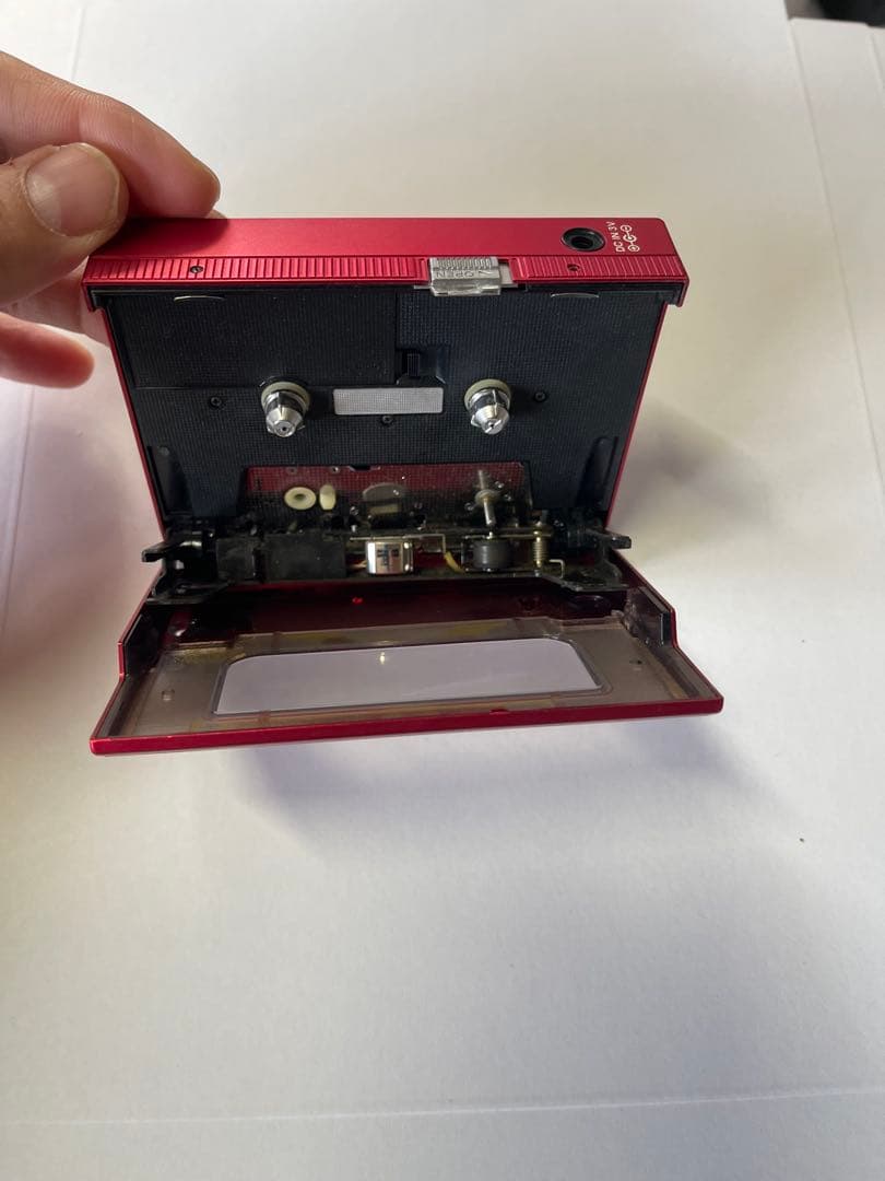 SONY WALKMAN DD カセットプレーヤー レッド